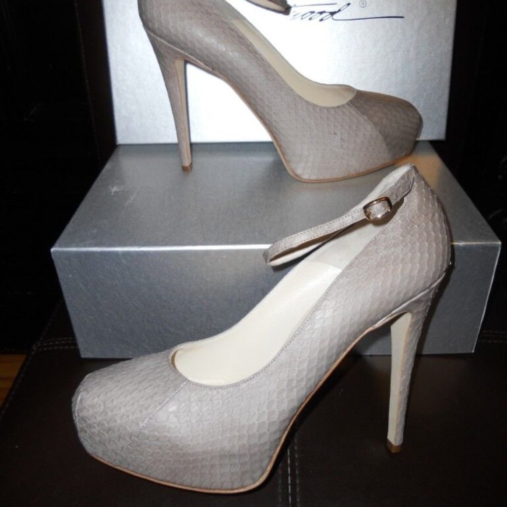 Brian Atwood ZENITH Watersnake Platform Ankle Strap Heel Pumps Shoes Powder